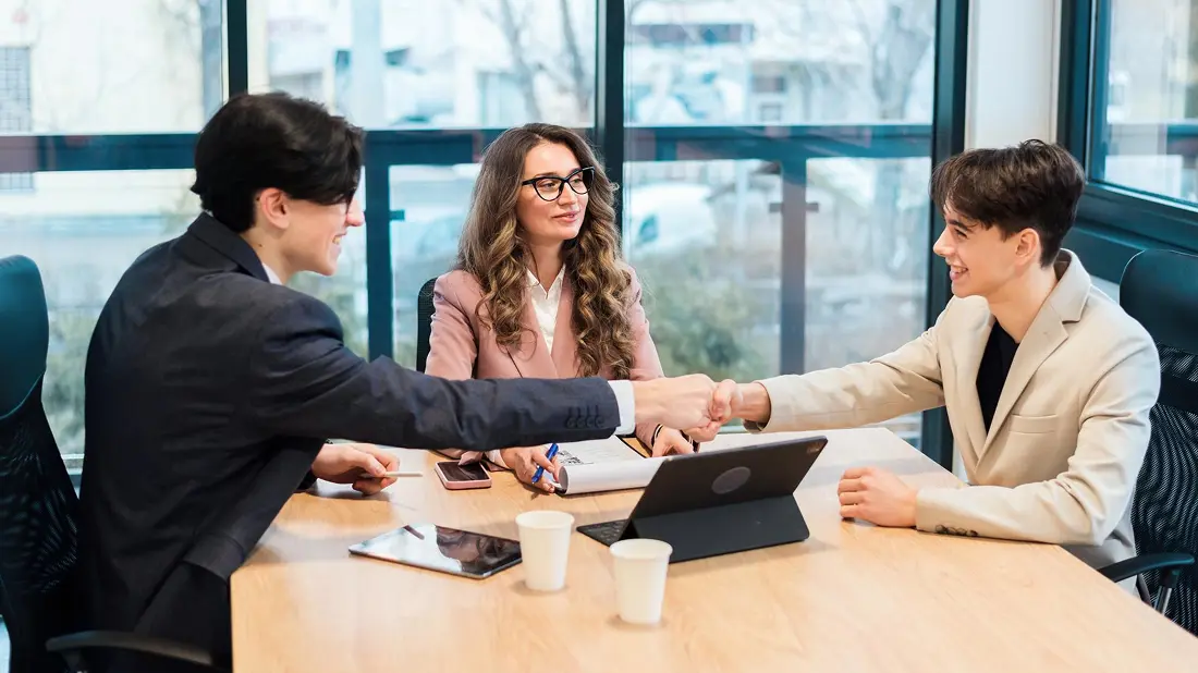 400+ applicants to 1 hire in under 2 recruiter hours